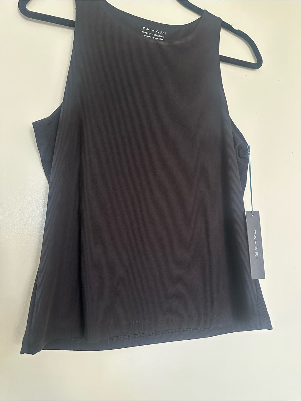 Tahari Black Ribbed Crewneck Tank - NWT - Size N - Picture 5 of 6